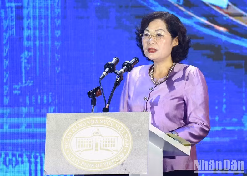 La gobernadora del Banco Estatal, Nguyen Thi Hong, interviene en el acto. La gobernadora del Banco Estatal, Nguyen Thi Hong, interviene en el acto.