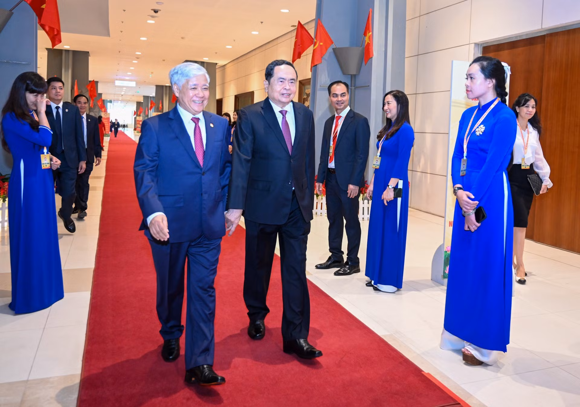 El presidente de la Asamblea Nacional, Tran Thanh Man, asiste al acto.