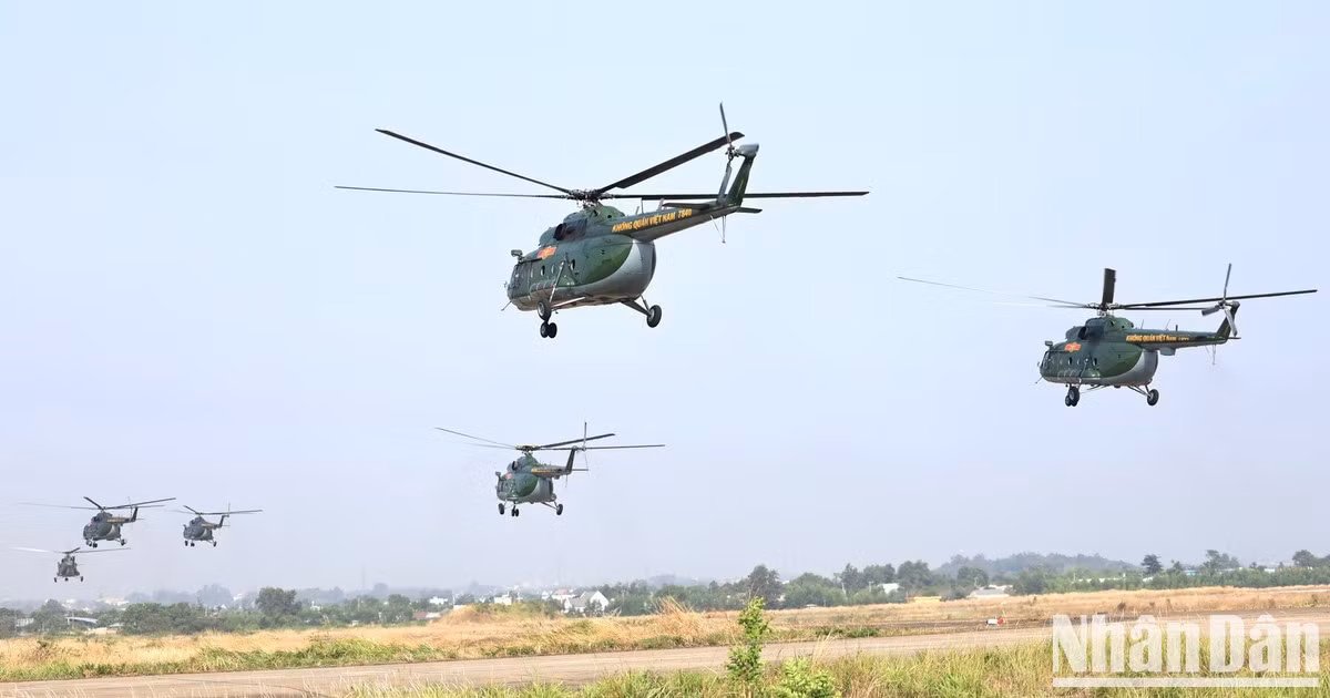 Fuerzas aéreas ensayan para celebración del 50º aniversario de reunificación de Vietnam
