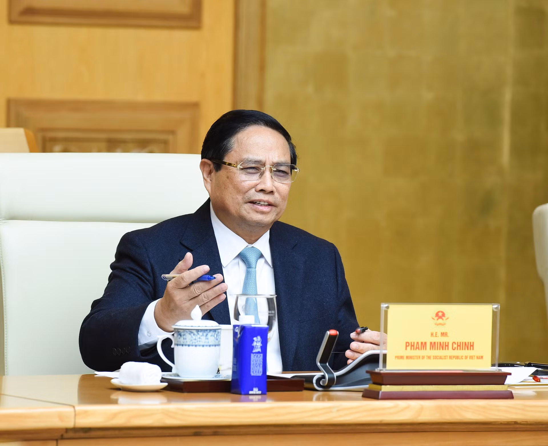 El primer ministro Pham Minh Chinh habla en la cita.