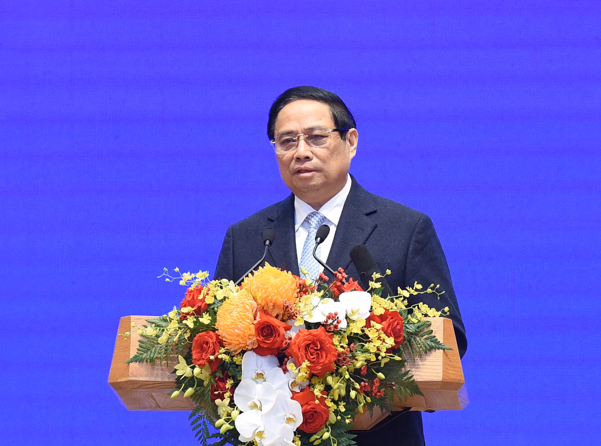 El primer ministro Pham Minh Chinh habla en la ceremonia de recibimiento de la distinción.