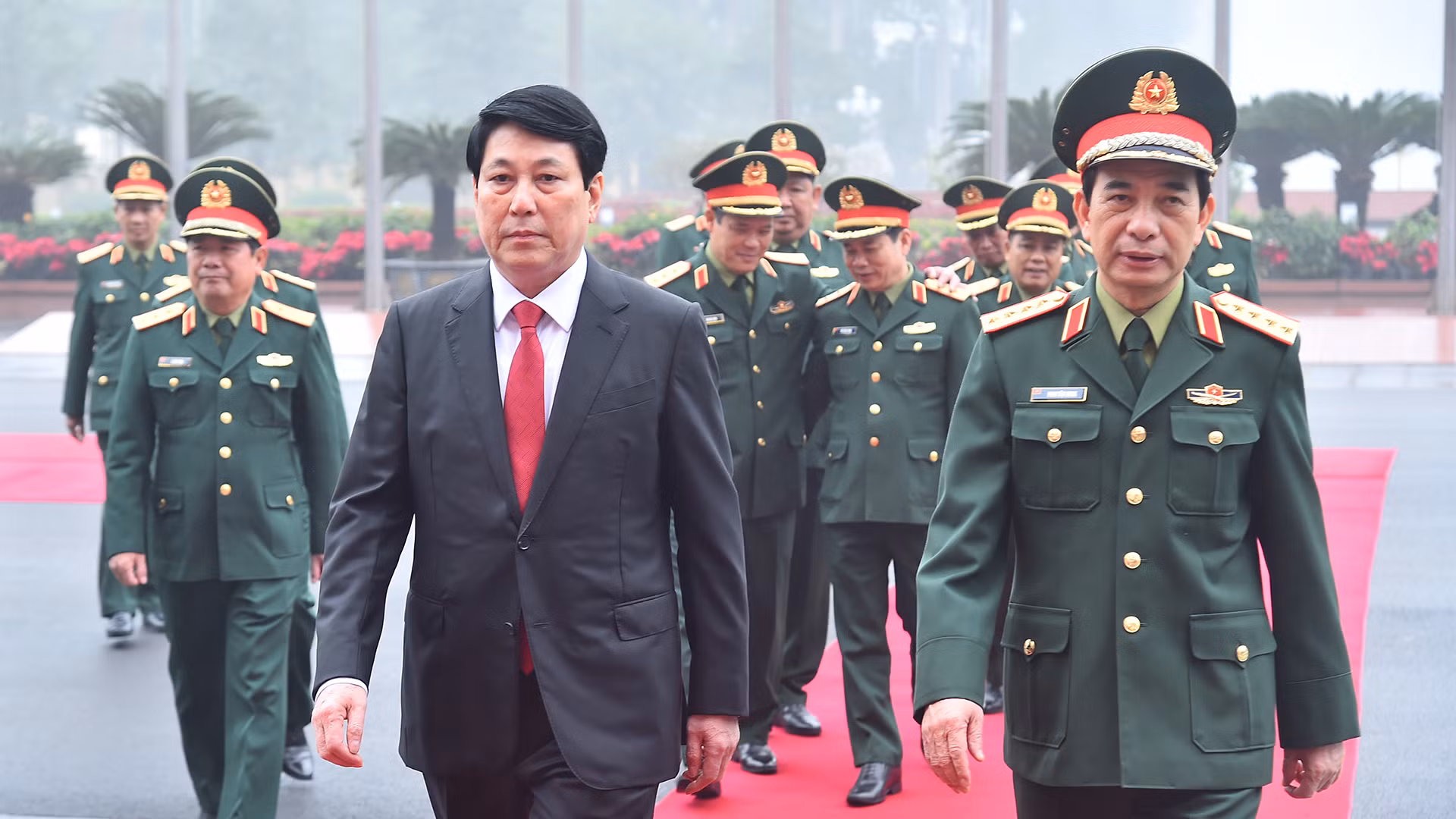 [Foto] Presidente vietnamita sostiene reunión de trabajo con Ministerio de Defensa 