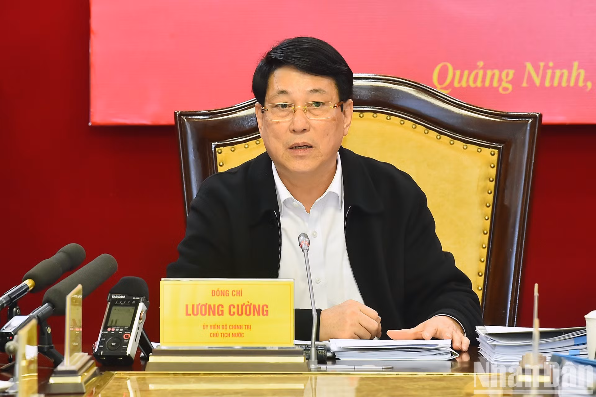 El presidente Luong Cuong preside la conferencia. El presidente Luong Cuong preside la conferencia.