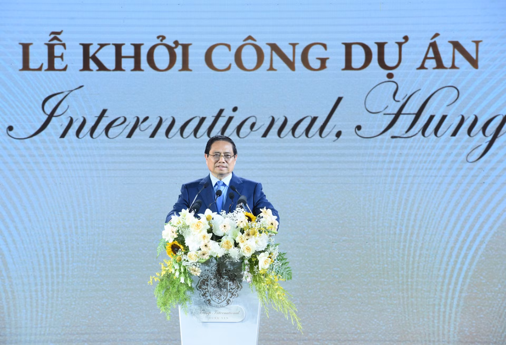 El primer ministro Pham Minh Chinh interviene en la ceremonia.