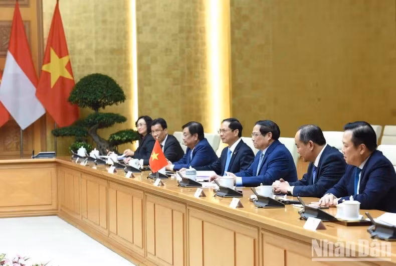 El jefe del Ejecutivo y los delegados de Vietnam.