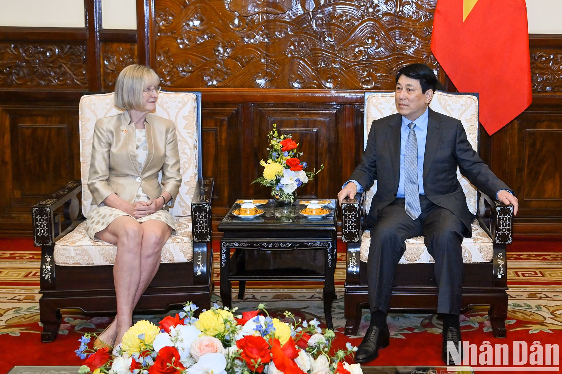 El presidente Luong Cuong recibe a la embajadora de Australia en Vietnam, Gillian Bird. El presidente Luong Cuong recibe a la embajadora de Australia en Vietnam, Gillian Bird.