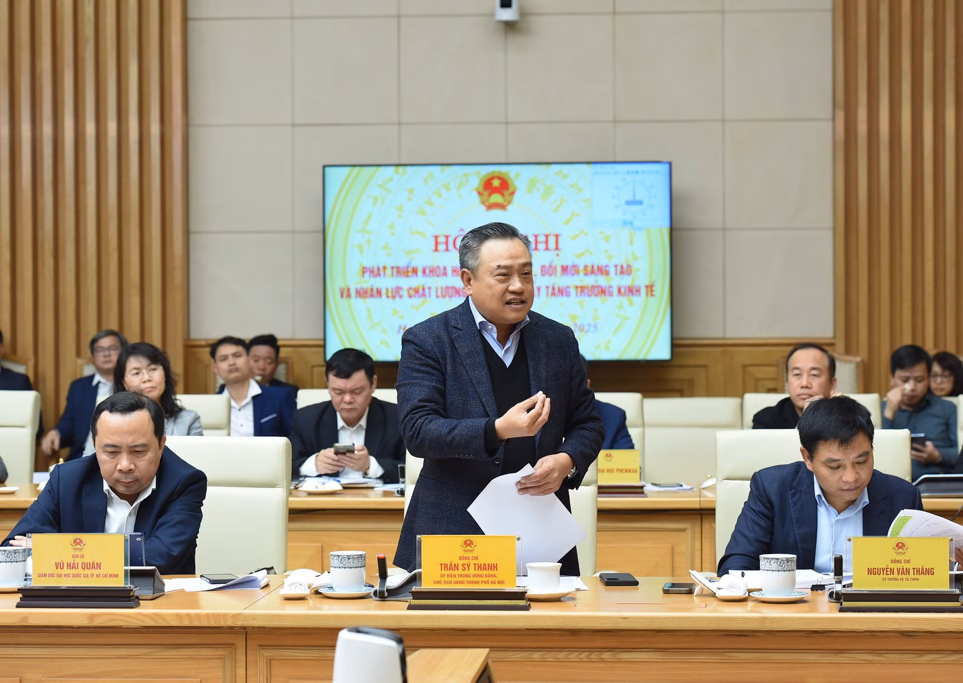 El presidente del Comité Popular de Hanói, Tran Sy Thanh, dice que Hanói está lista para poner a prueba políticas específicas para actividades de ciencia, tecnología e innovación.