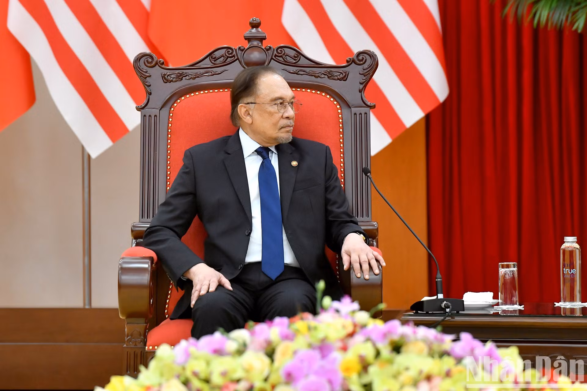 El primer ministro malasio, Malaysia Anwar Ibrahim, habla en la cita.
