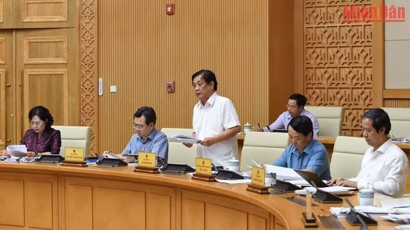 El ministro de Agricultura y Desarrollo Rural, Le Minh Hoan, informó que el 2 de septiembre, por primera vez, el arroz vietnamita, específicamente el arroz ST25, "el mejor del mundo", se incluyó en el menú de la Oficina del Gabinete japonés. El ministro de Agricultura y Desarrollo Rural, Le Minh Hoan, informó que el 2 de septiembre, por primera vez, el arroz vietnamita, específicamente el arroz ST25, "el mejor del mundo", se incluyó en el menú de la Oficina del Gabinete japonés.