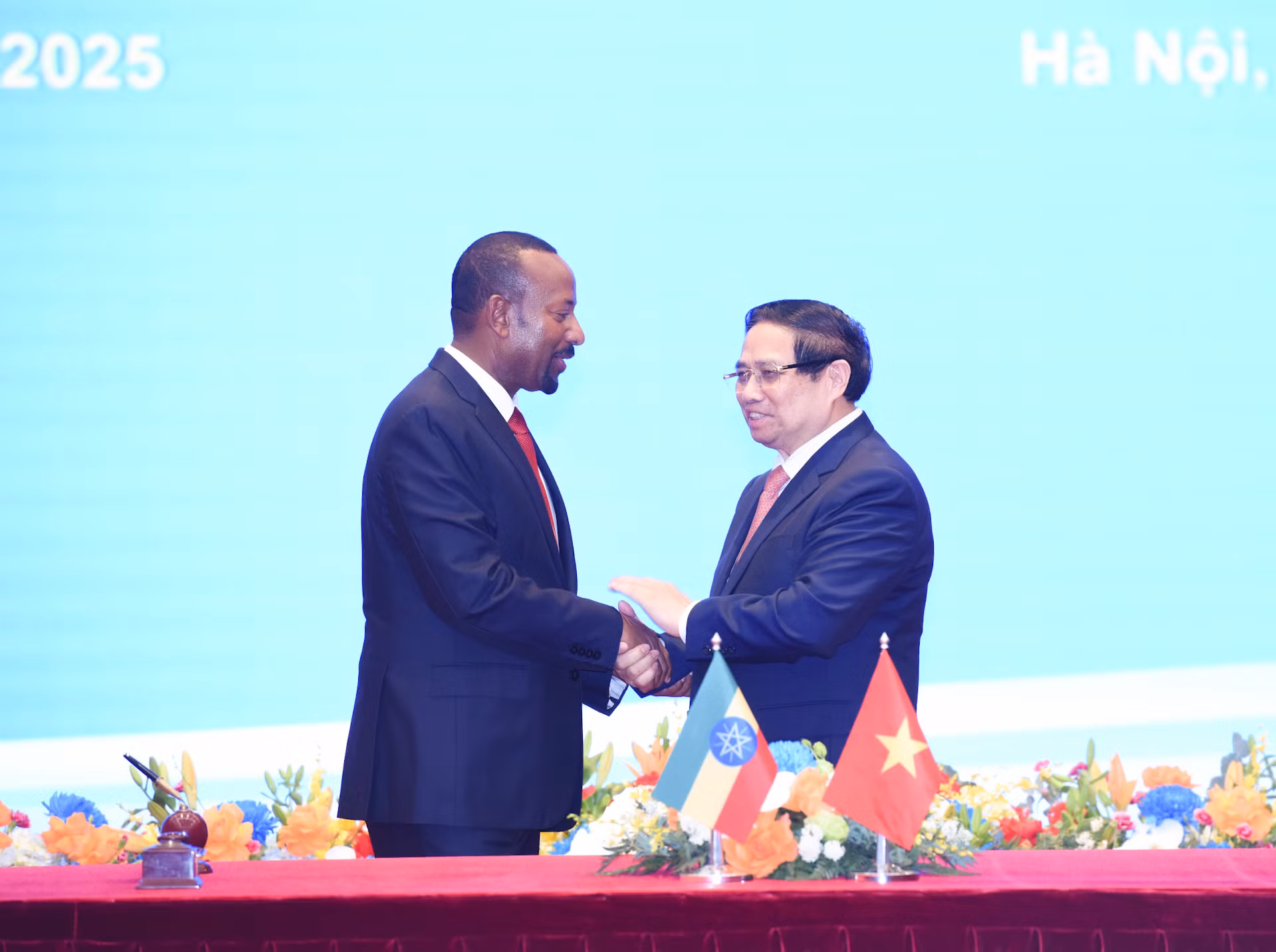 [Foto] Primeros ministros de Vietnam y Etiopía presencian la firma de documentos de cooperación entre sus países