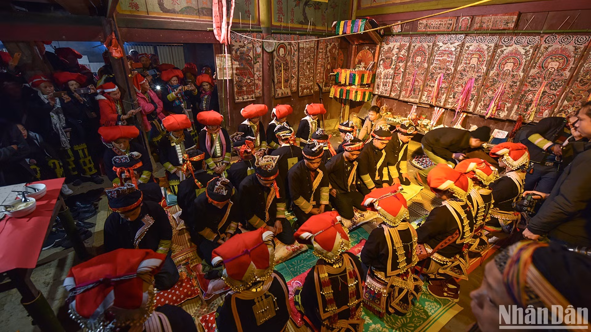 El ritual ha sido preservado con fidelidad en la comunidad de Ta Phin. (Foto: VU LINH)