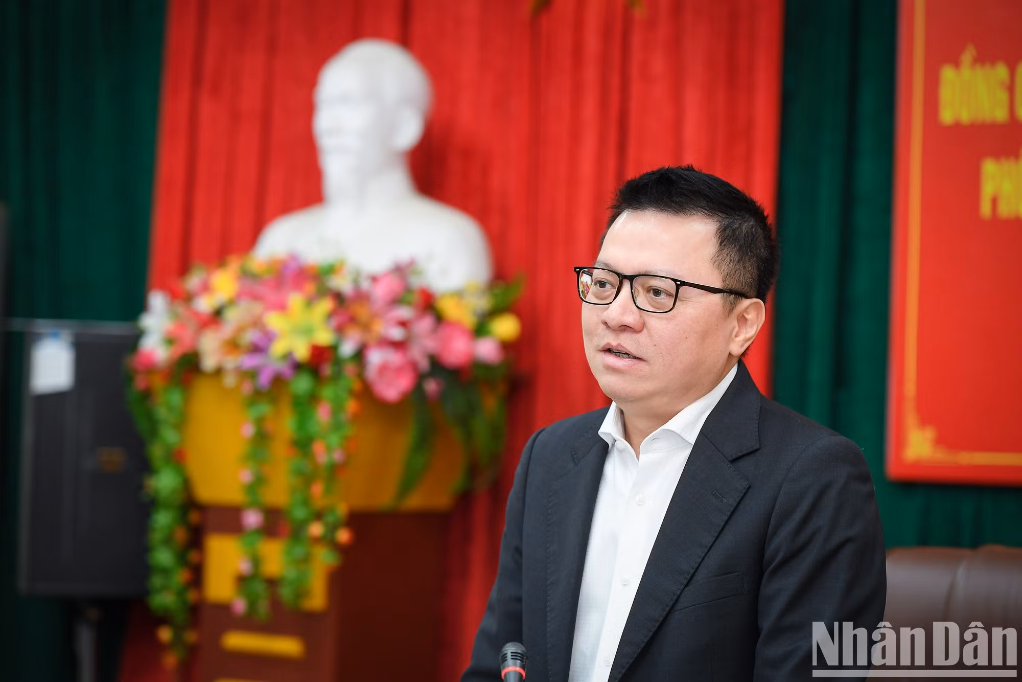 Quoc Minh insta a que estas entidades periodísticas mejoren su profesionalismo e innovación y apliquen la tecnología moderna en su trabajo.