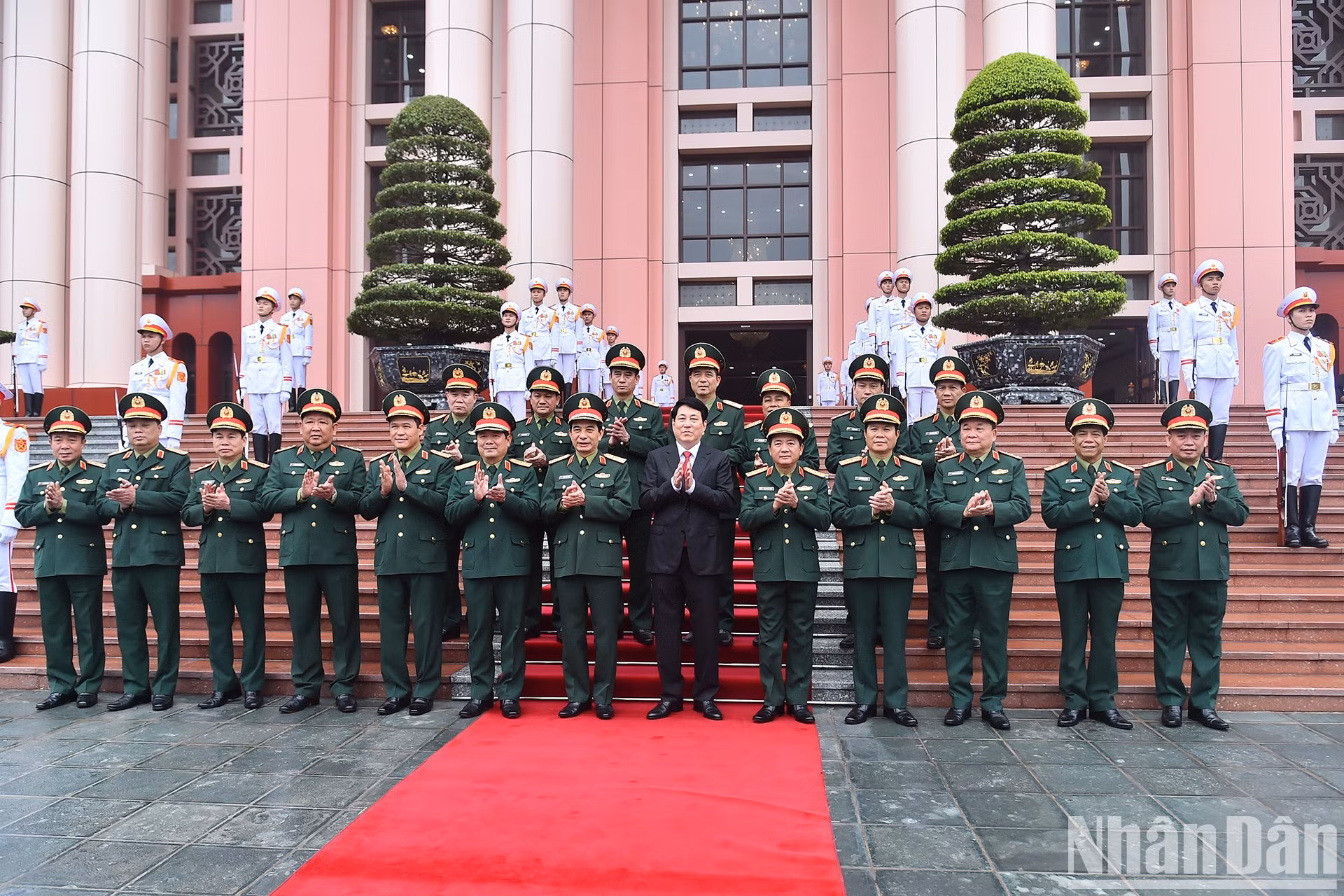 El jefe del Estado y líderes del Ministerio de Defensa.