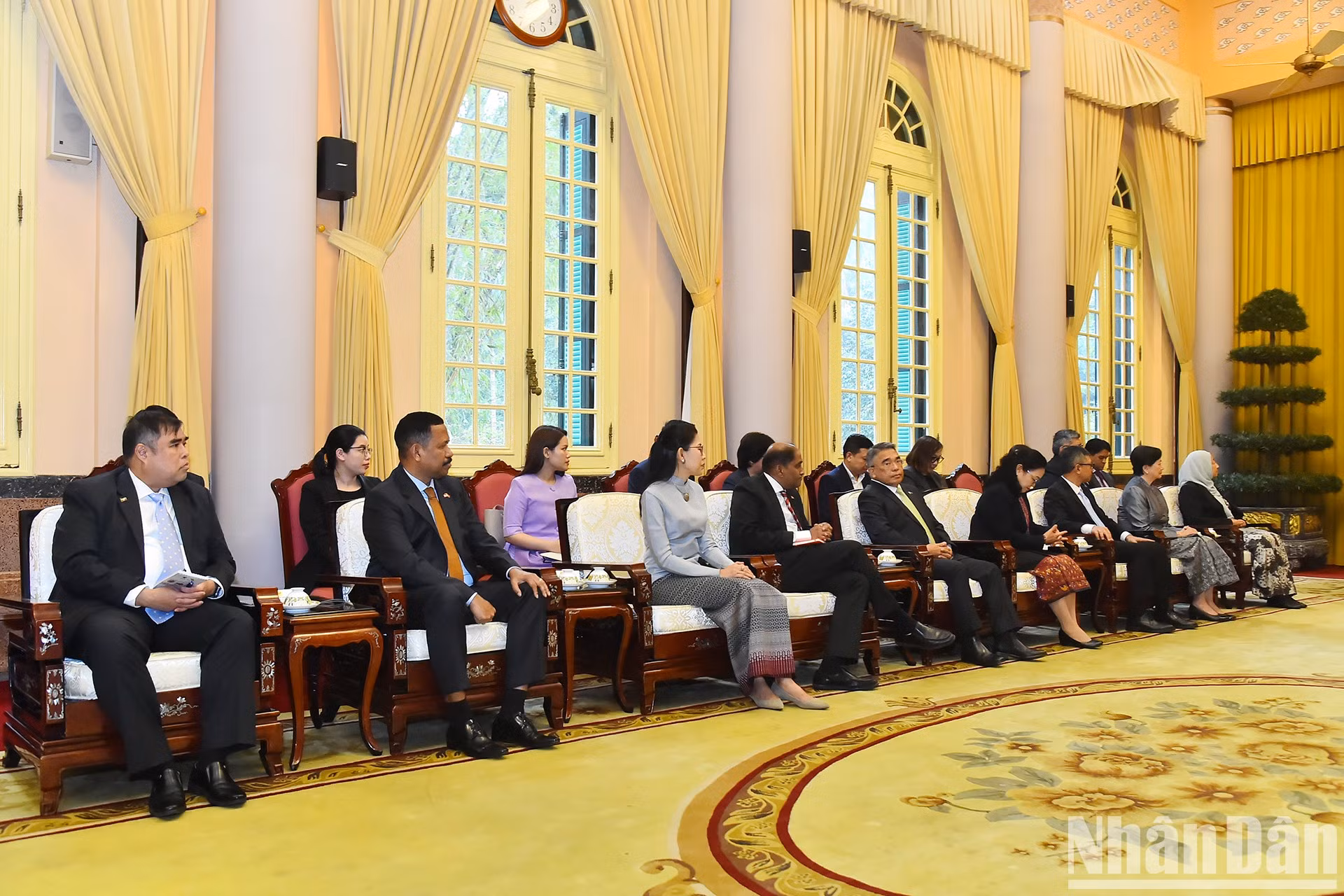 Embajadores y encargados de negocios de los países de la Asean y de Timor Oriental en la cita. Embajadores y encargados de negocios de los países de la Asean y de Timor Oriental en la cita.