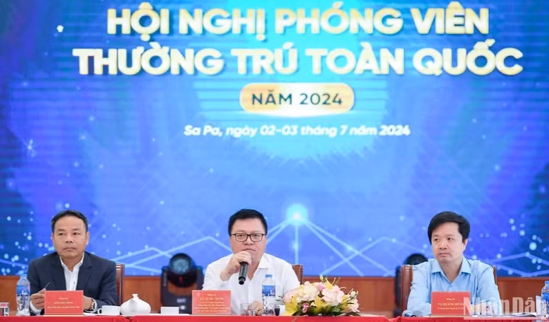 [Foto] Conferencia nacional de corresponsales del periódico Nhan Dan 2024