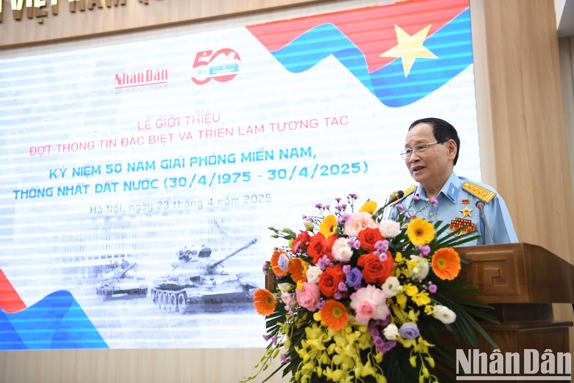 El coronel Nguyen Van Luc, Héroe de las Fuerzas Armadas Populares, comandante del Escuadrón Quyet Thang que atacó el aeropuerto de Tan Son Nhat el 28 de abril de 1975.