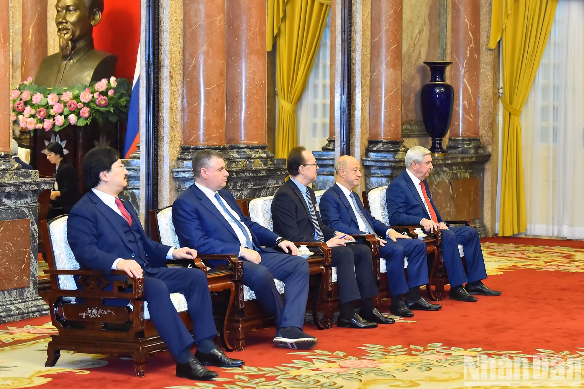 Miembros de la delegación rusa. Miembros de la delegación rusa.