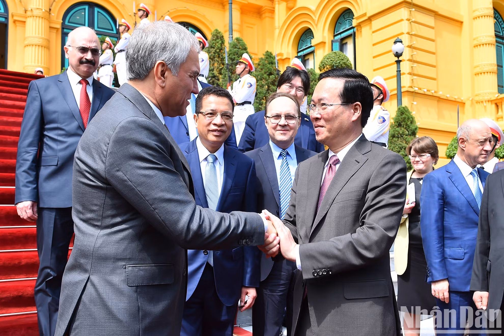 Van Thuong se despide del presidente de la Duma Estatal de la Asamblea Federal de la Federación Rusa, Vyacheslav Viktorovich Volodin. Van Thuong se despide del presidente de la Duma Estatal de la Asamblea Federal de la Federación Rusa, Vyacheslav Viktorovich Volodin.