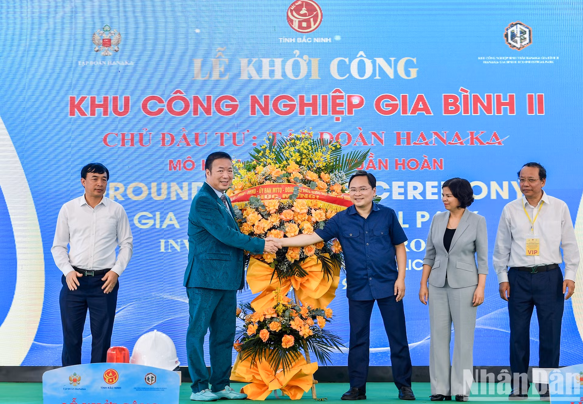 Los funcionarios de la provincia de Bac Ninh en el evento.