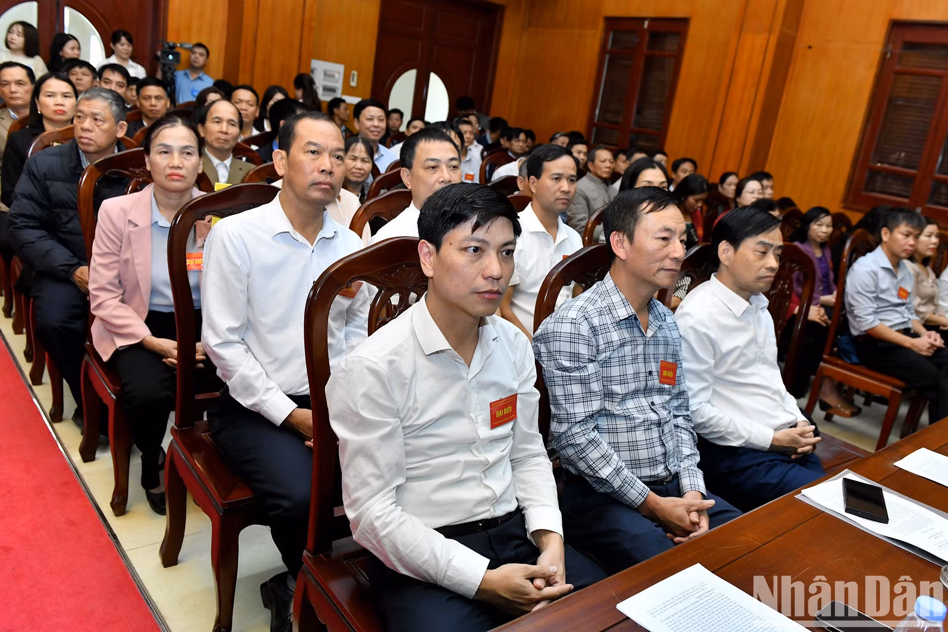 Votantes de Hung Yen participantes en el evento.