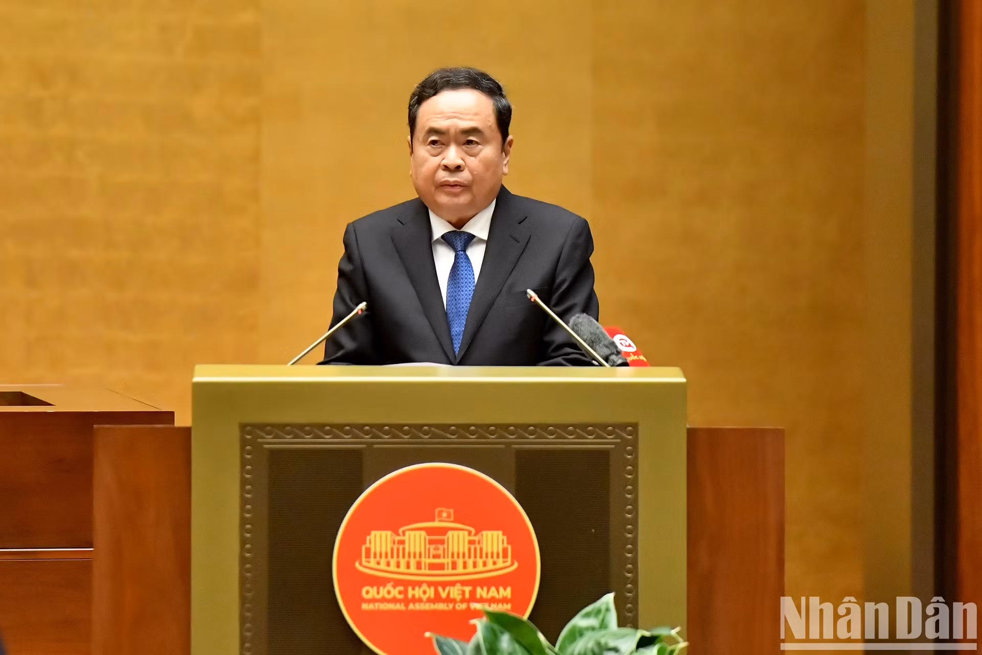 Tran Thanh Man, presidente de la Asamble Nacional, habla en el evento.