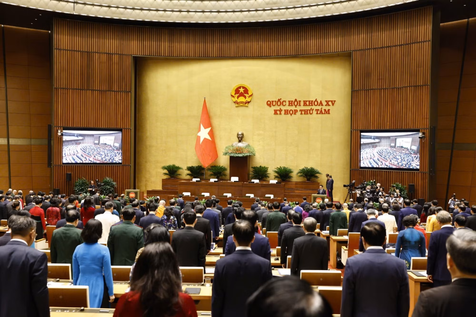 [Foto] Inauguran octavo período de sesiones del Parlamento vietnamita de XV legislatura