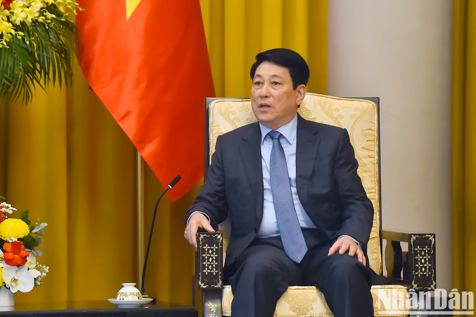 Luong Cuong habla en el encuetro.