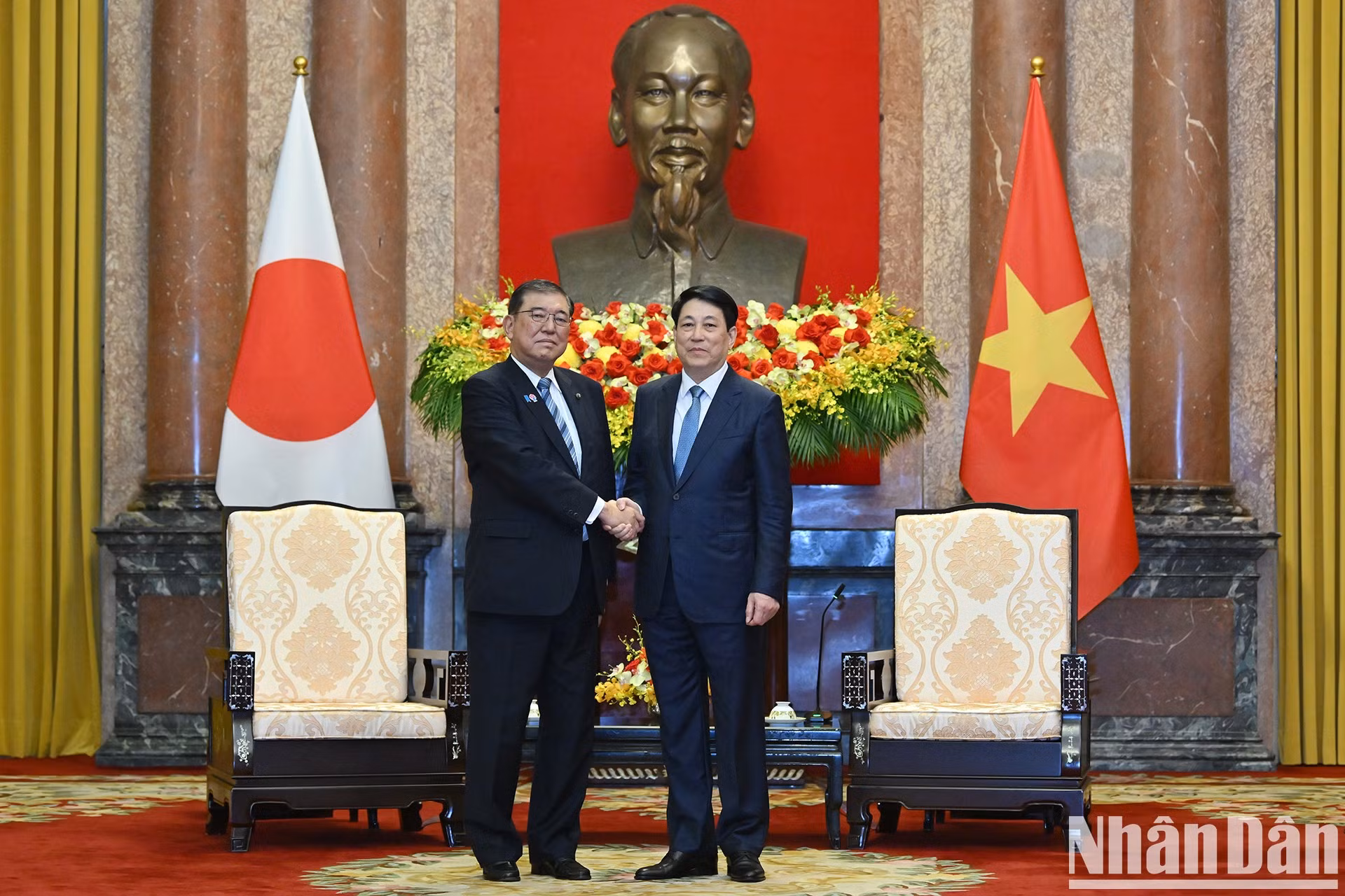 El presidente de Vietnam, Luong Cuong, y el primer ministro japonés, Ishiba Shigeru.