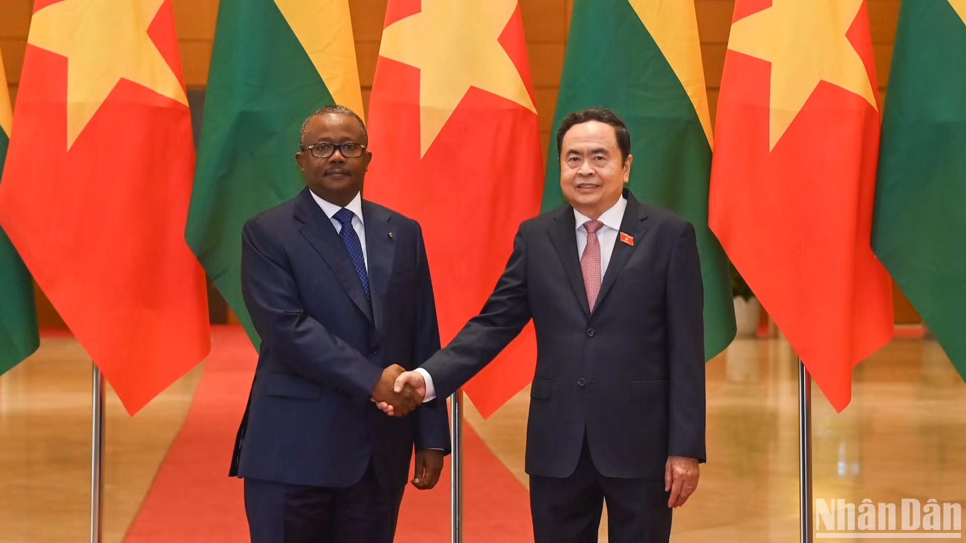 [Foto] Máximo dirigente legislativo de Vietnam se reúne con presidente de Guinea-Bissau