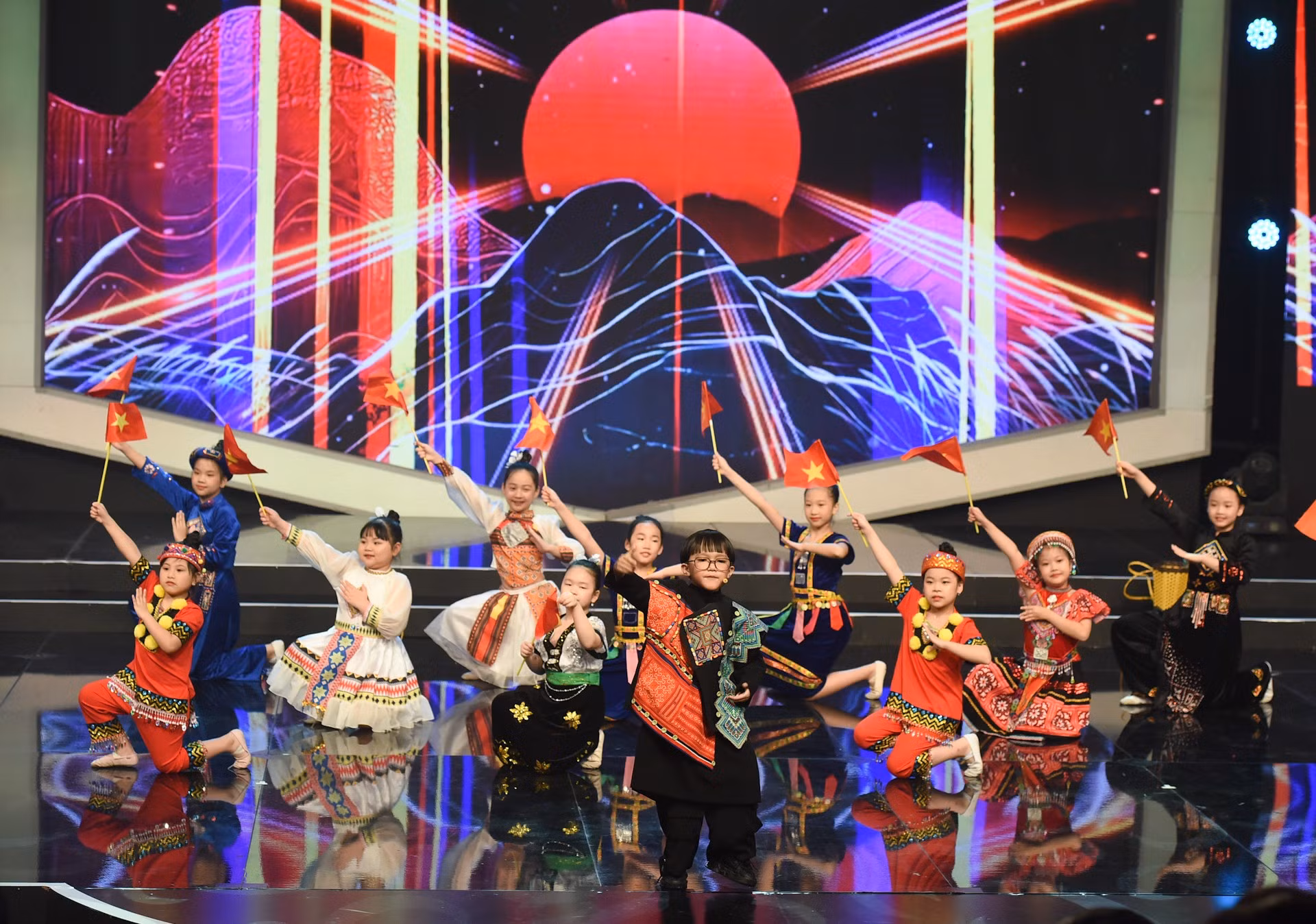Una actuación musical en el acto. Una actuación musical en el acto.