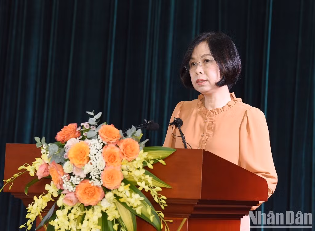 La directora general de la Agencia Vietnamita de Noticias, Vu Viet Trang, interviene. La directora general de la Agencia Vietnamita de Noticias, Vu Viet Trang, interviene.