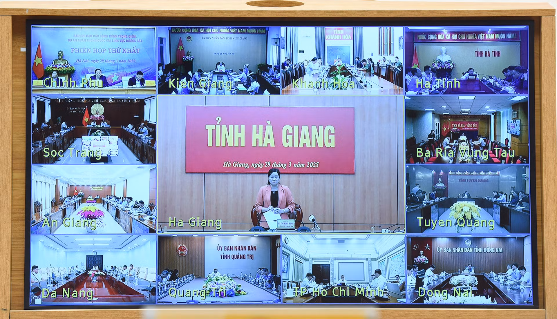 La representante de la provincia de Ha Giang habla en la cita.