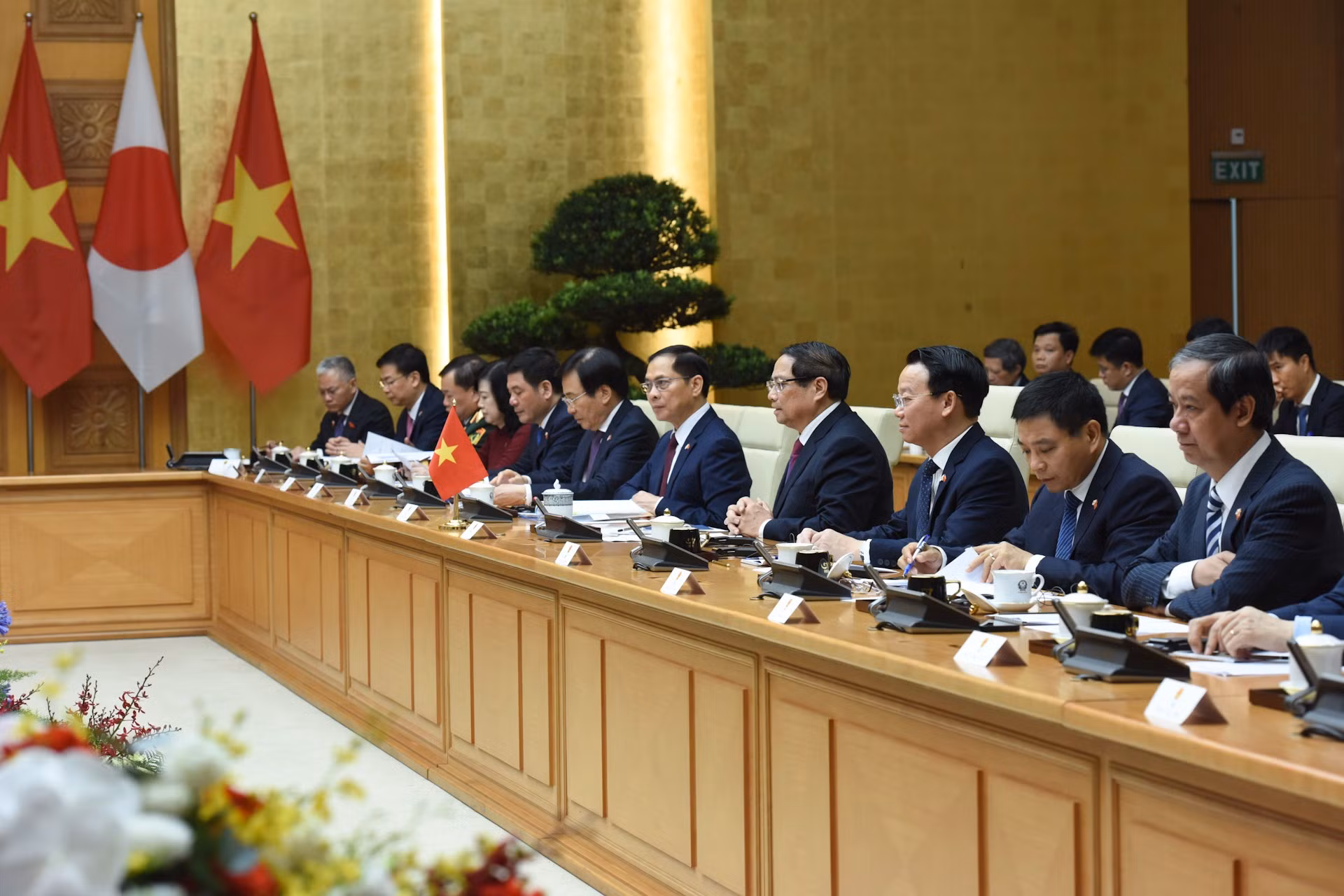 Asistentes vietnamitas en la reunión.
