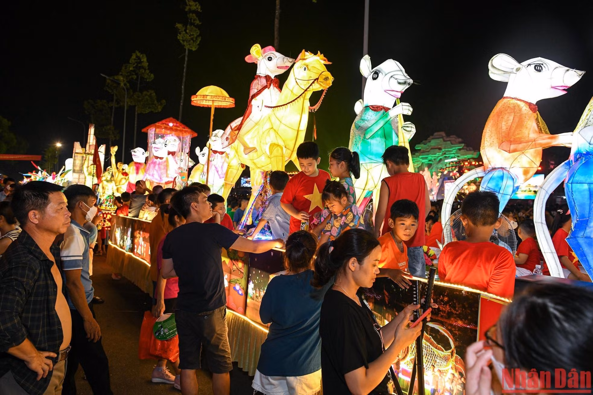 Con diversas actividades culturales, artísticas, deportivas y turísticas, el Festival Thanh Tuyen, organizado desde 2015, es un punto culminante de la idiosincrasia de esa tierra revolucionaria.