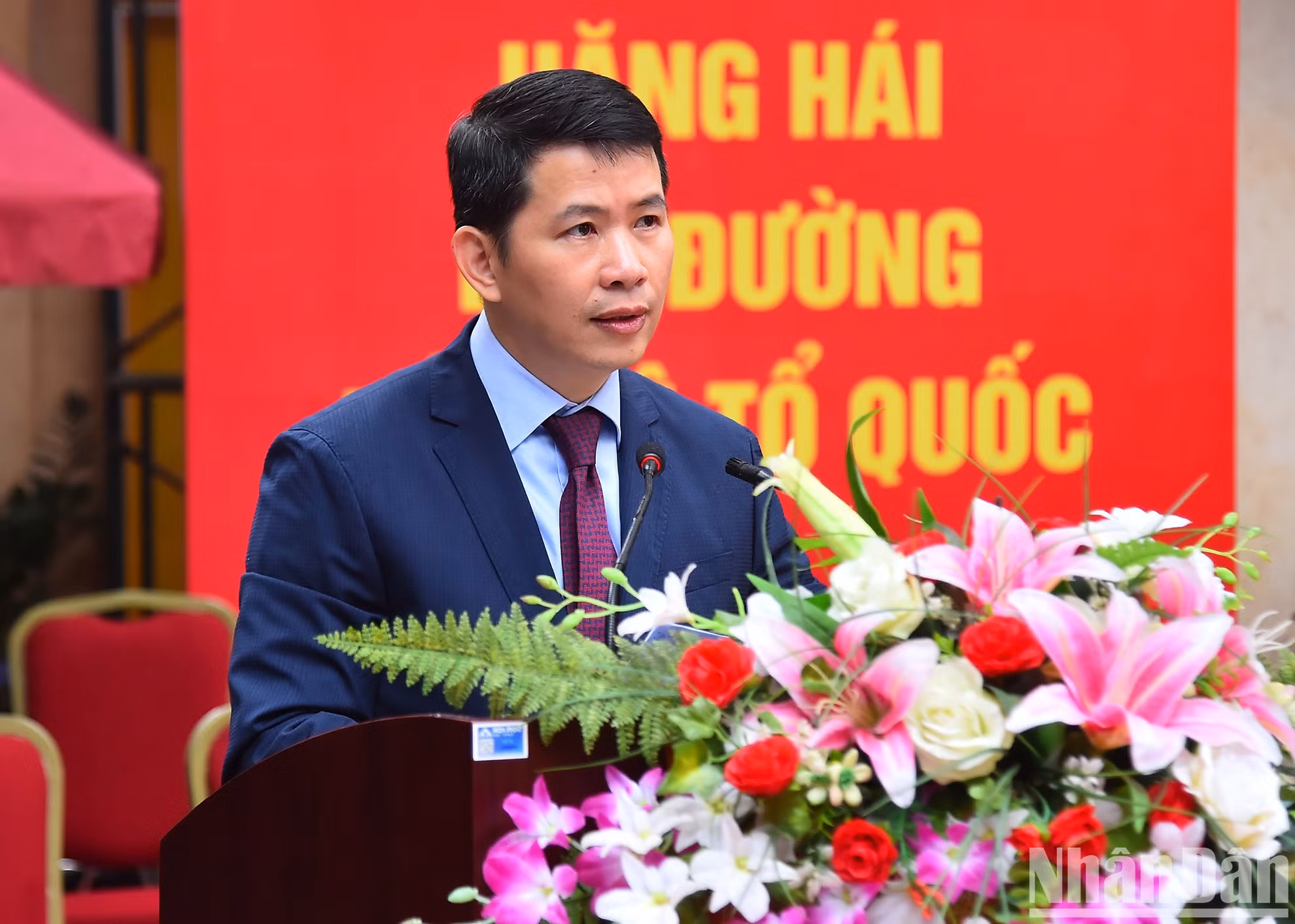El presidente del Comité Popular distrital, Pham Tuan Long, habla en la ceremonia. El presidente del Comité Popular distrital, Pham Tuan Long, habla en la ceremonia.