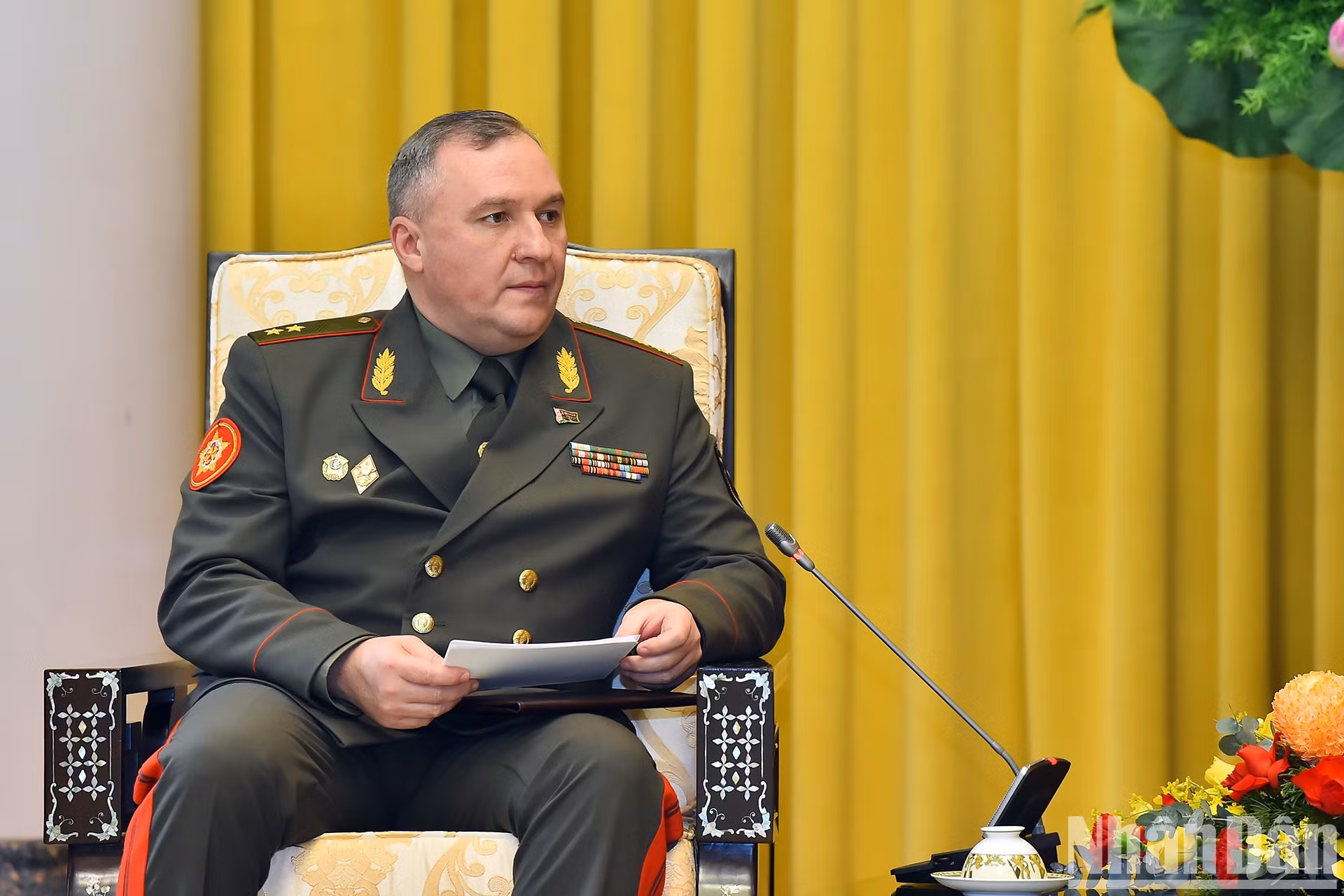 Khrenin Viktor Gennadievich interviene en el encuentro,