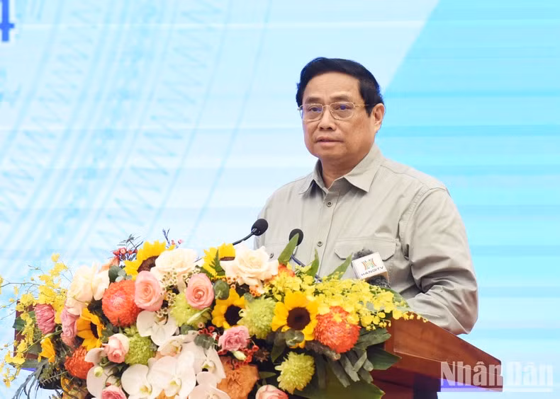 Habla Minh Chinh.
