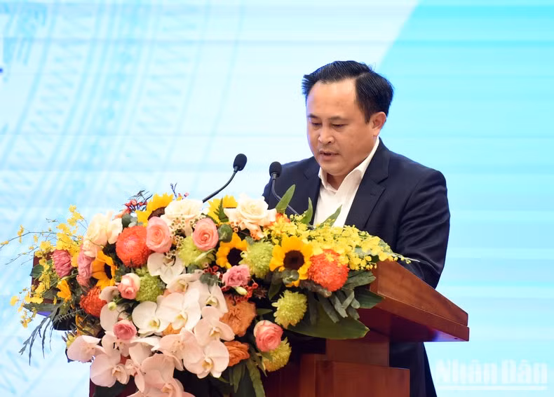 Interviene Luong Trong Quynh, vicepresidente del Comité Popular de la provincia de Lang Son.