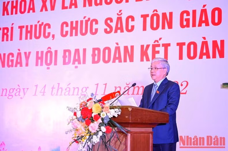 El presidente del Comité Central del Frente de la Patria de Vietnam, Do Van Chien, interviene en el evento.