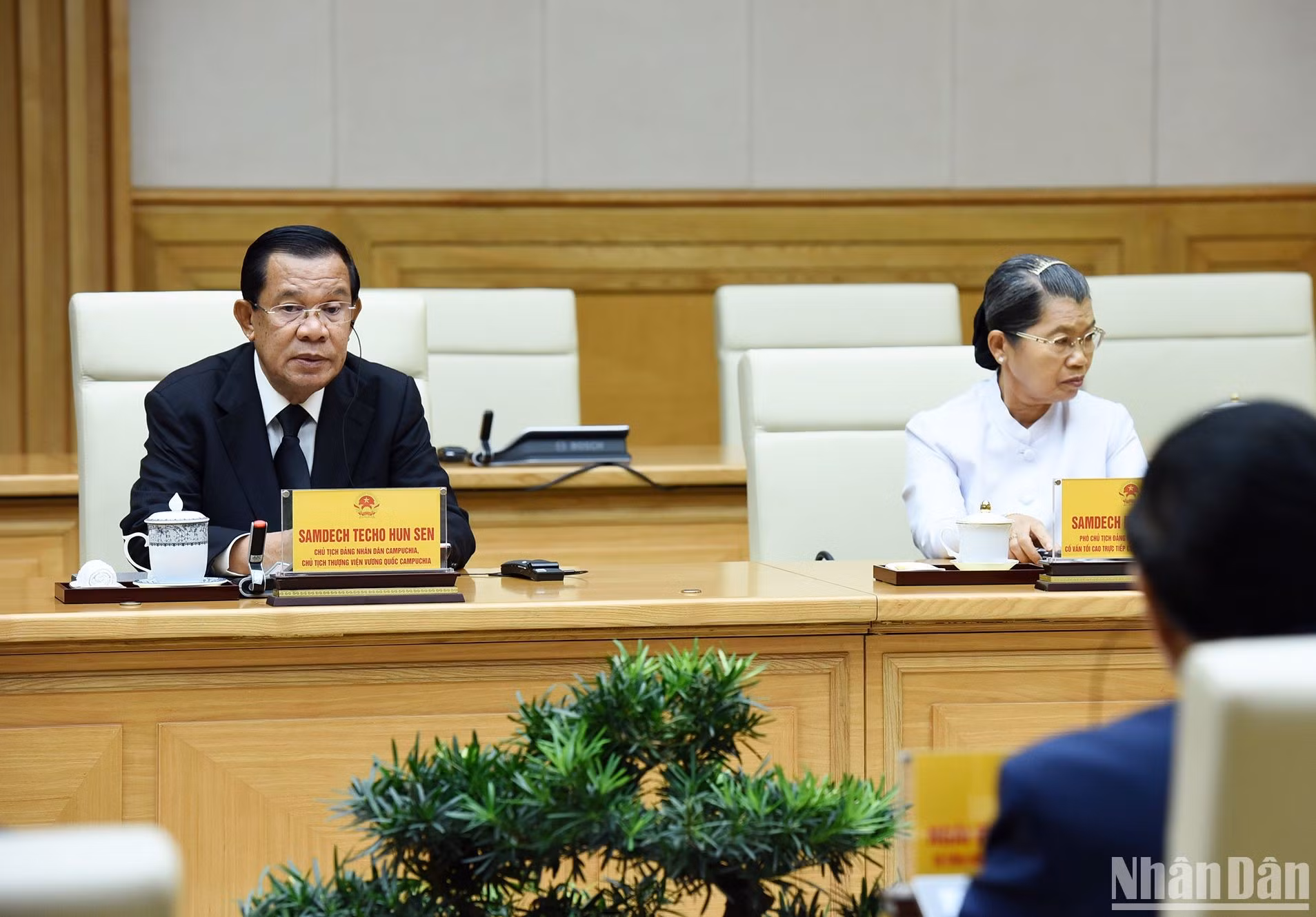 Hun Sen interviene en la cita.