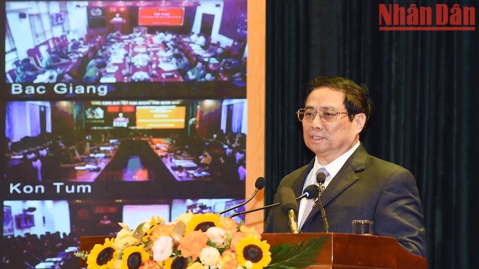 El primer ministro Pham Minh Chinh interviene en la cita.