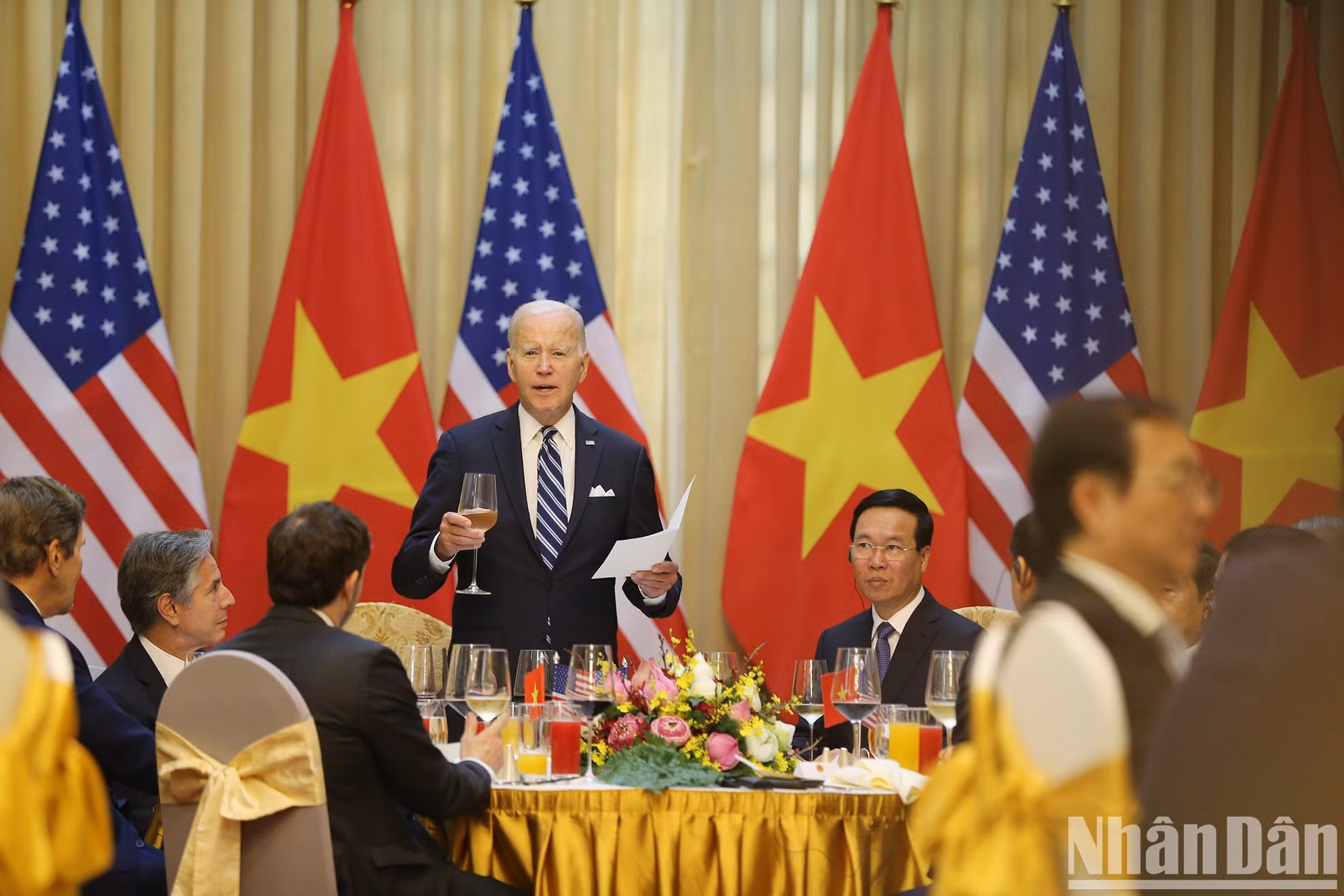 Biden interviene.