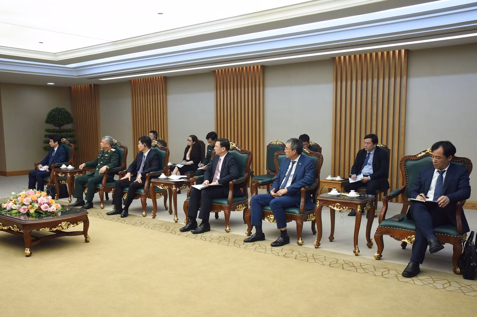 Asistentes vietnamitas al encuentro. Asistentes vietnamitas al encuentro.