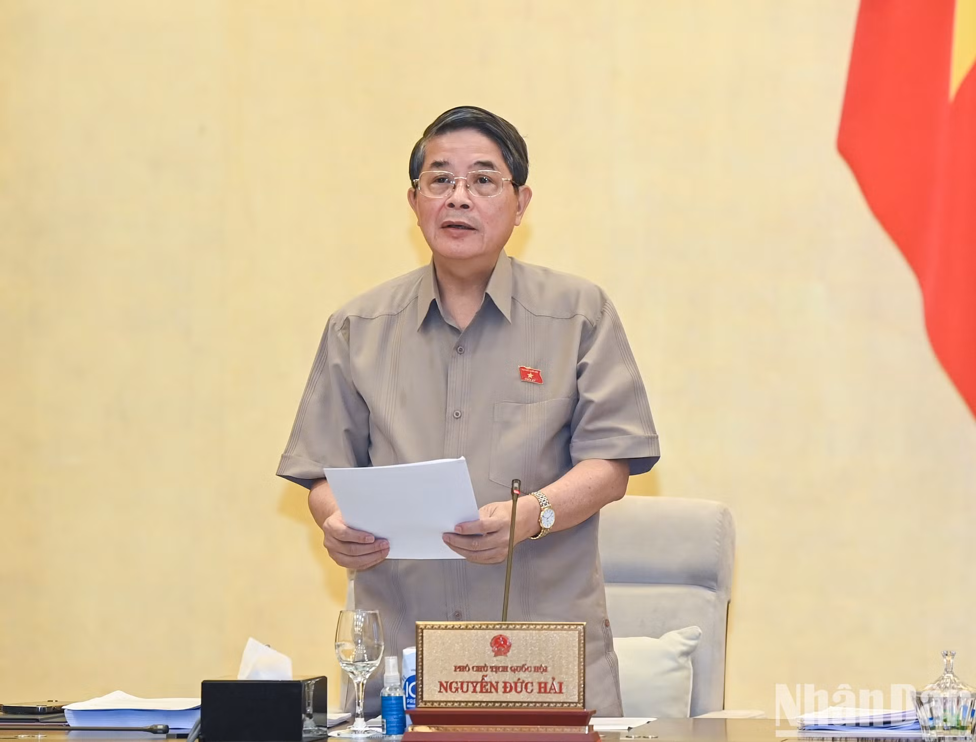 Nguyen Duc Hai, vicepresidente del Parlamento, habla en el evento.