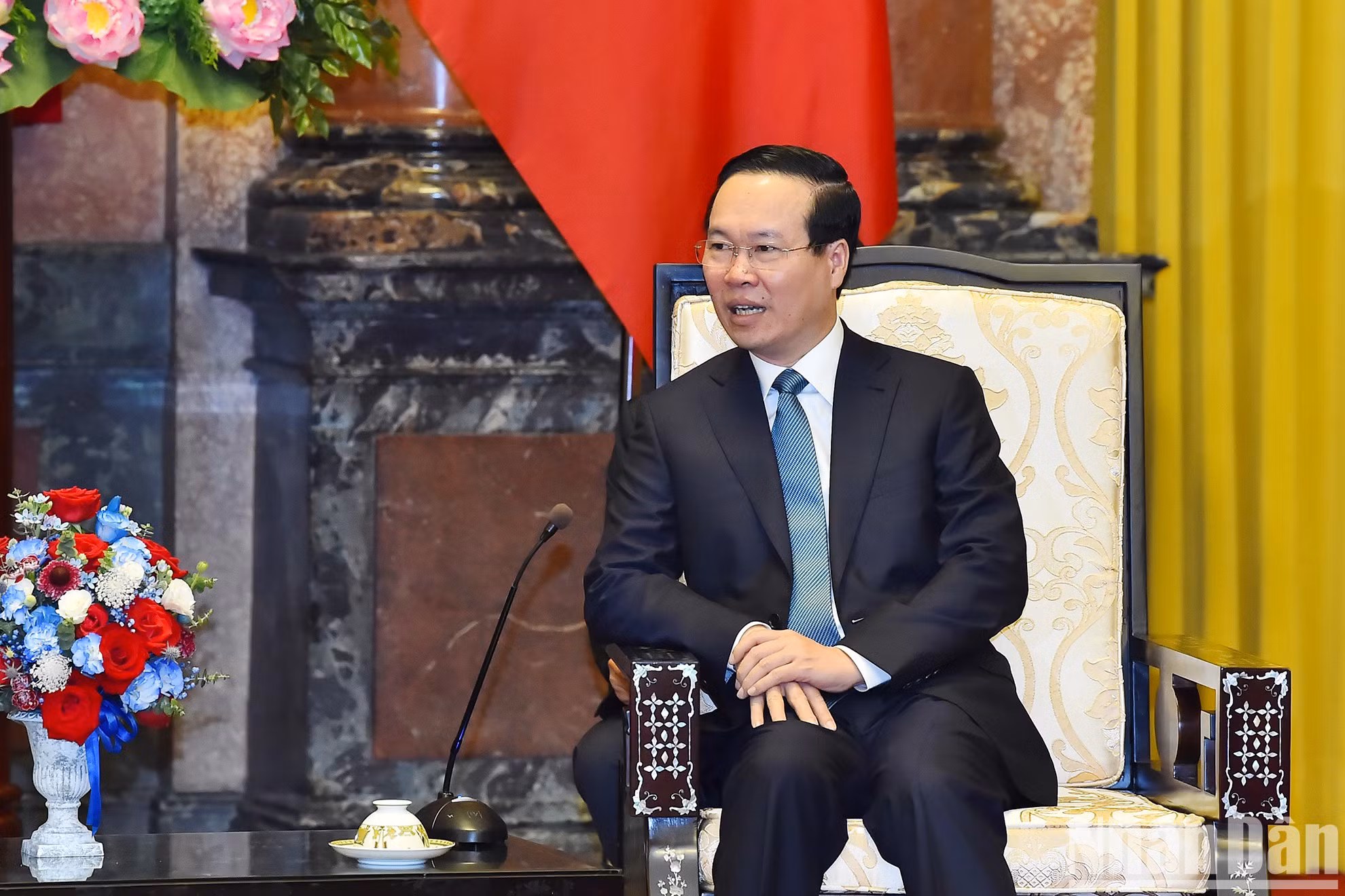 Van Thuong habla en la reunión.