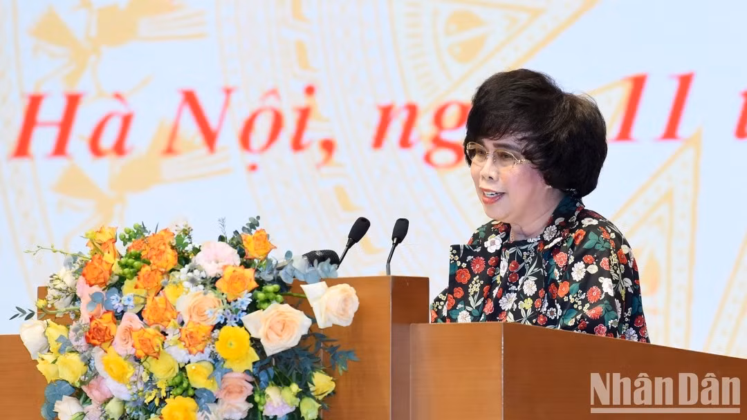 Interviene Thai Huong, presidenta del Consejo de Estrategia del Grupo TH y titular de la Asociación de Mujeres Empresarias de Vietnam.