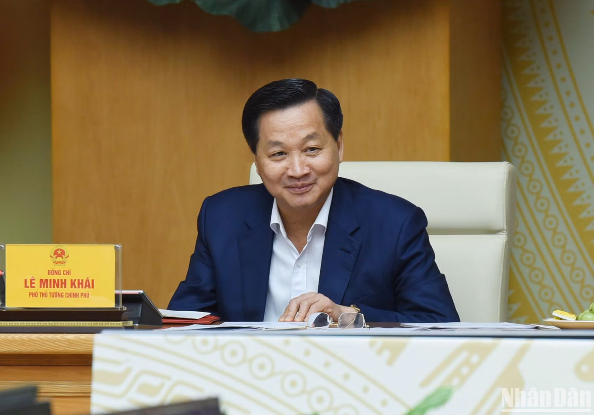 Habla el viceprimer ministro Le Minh Khai. Habla el viceprimer ministro Le Minh Khai.