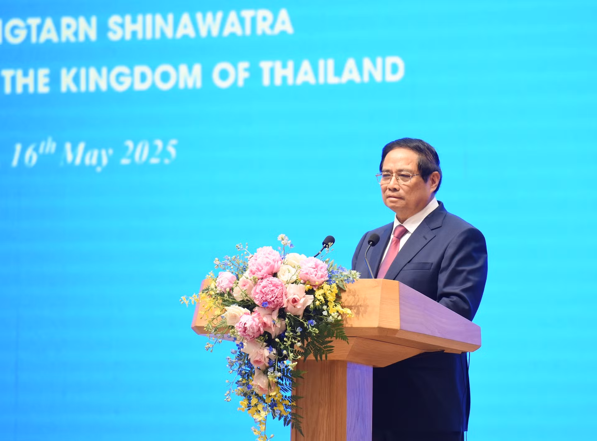 El primer ministro de Vietnam, Pham Minh Chinh, habla en la cita. El primer ministro de Vietnam, Pham Minh Chinh, habla en la cita.