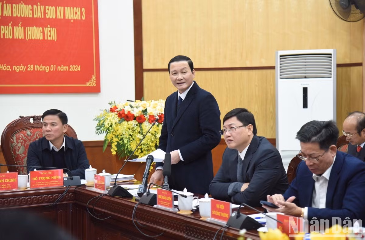Habla el presidente del Comité Popular de Thanh Hoa, Do Minh Tuan.