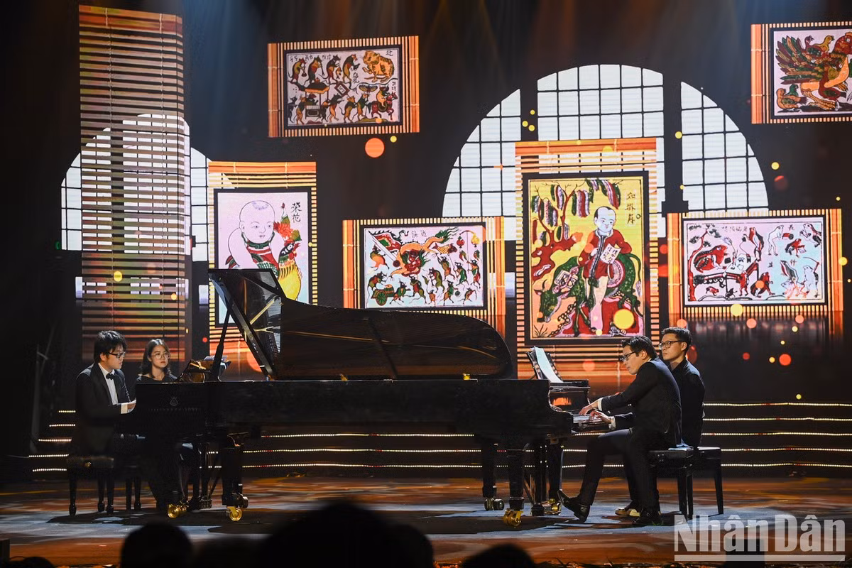 Dúo de piano compuesto por dos artistas Luu Hong Quang y Luu Duc Anh.